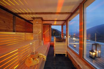 Finnish sauna with panoramic view - Hotel Rainer